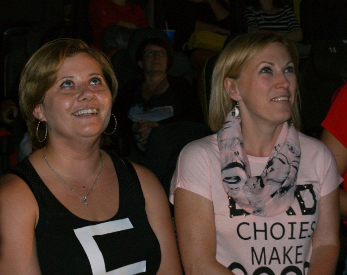 salwy-smiechu-w-kinie-kobiet-foto-59579