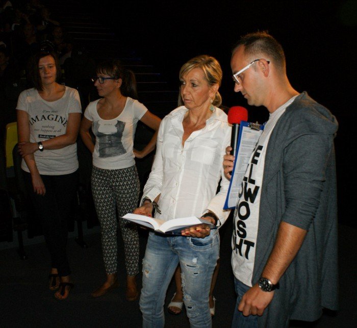 salwy-smiechu-w-kinie-kobiet-foto-59579