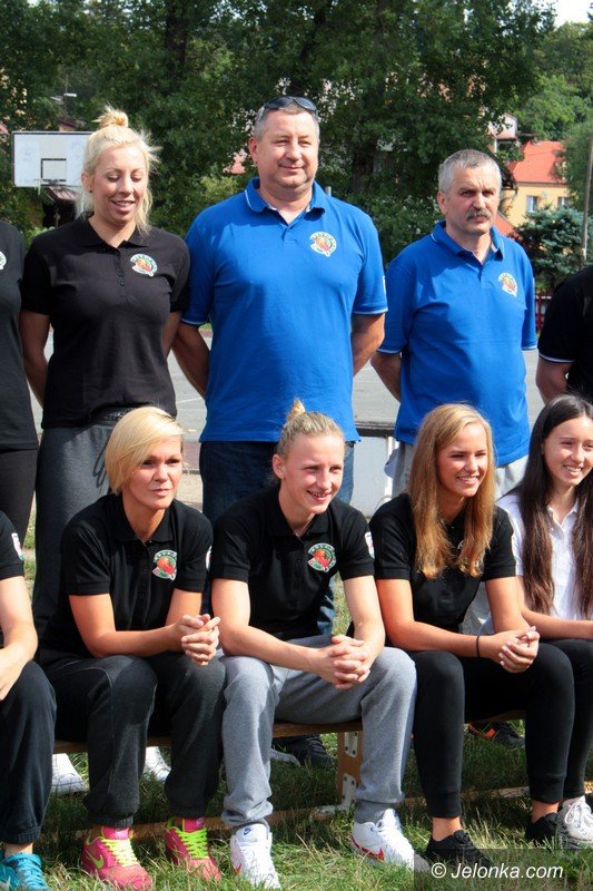 koszykarki-karkonoszy-gotowe-do-gry-foto-59581