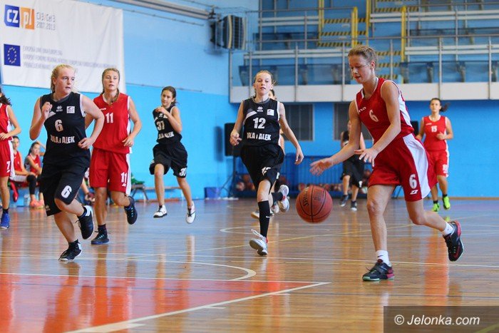 dziewczynki-walczyy-w-turnieju-jelonek-cup-foto-59630