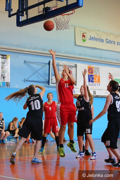 dziewczynki-walczyy-w-turnieju-jelonek-cup-foto-59630