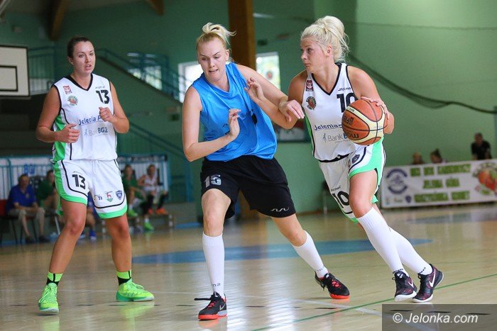 gwiazdy-zenskiej-koszykowki-rozpoczey-zmagania-foto-59677