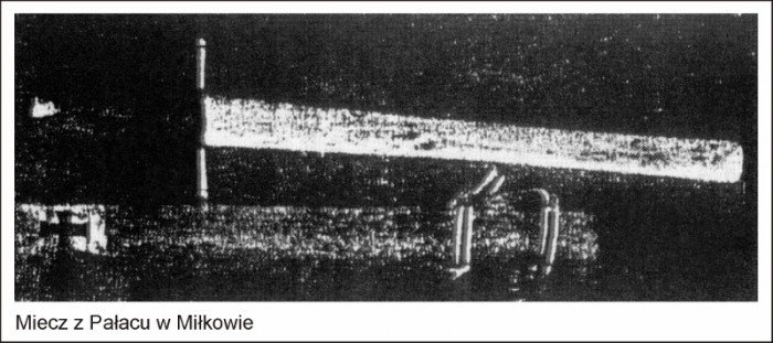 Fot. Archiwum Maciej Trzciński – miecze z pałacu w Miłkowie