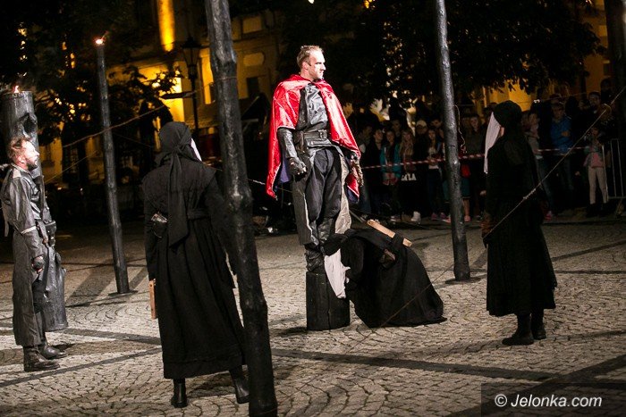 apokaliptyczna-wizja-tragedii-szekspira-w-deszczu-foto-59751