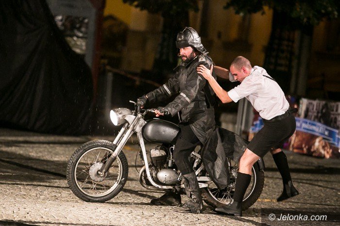 apokaliptyczna-wizja-tragedii-szekspira-w-deszczu-foto-59751