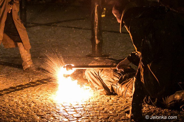 apokaliptyczna-wizja-tragedii-szekspira-w-deszczu-foto-59751