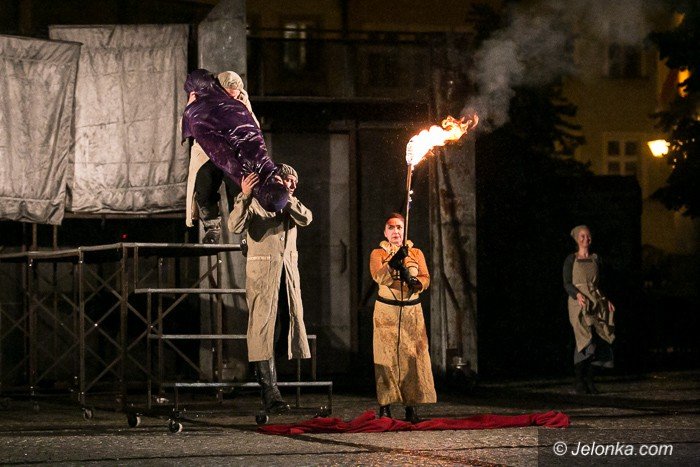 apokaliptyczna-wizja-tragedii-szekspira-w-deszczu-foto-59751