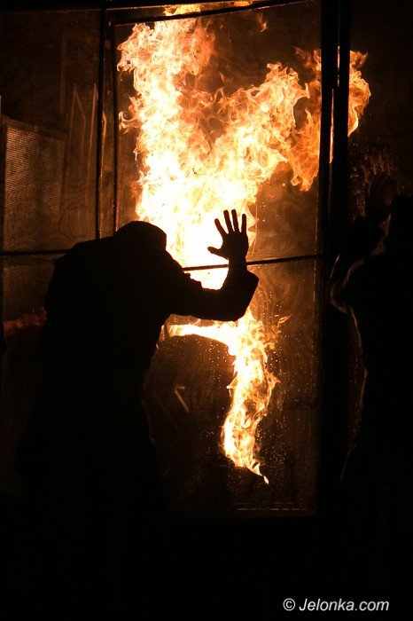 apokaliptyczna-wizja-tragedii-szekspira-w-deszczu-foto-59751