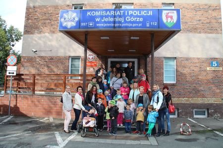 policjanci-prowadza-akcje-bezpieczna-droga-do-szkoy-59800