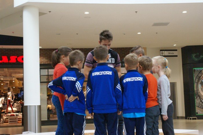 wiele-sie-dziao-na-targach-zajec-pozalekcyjnych-foto-59827
