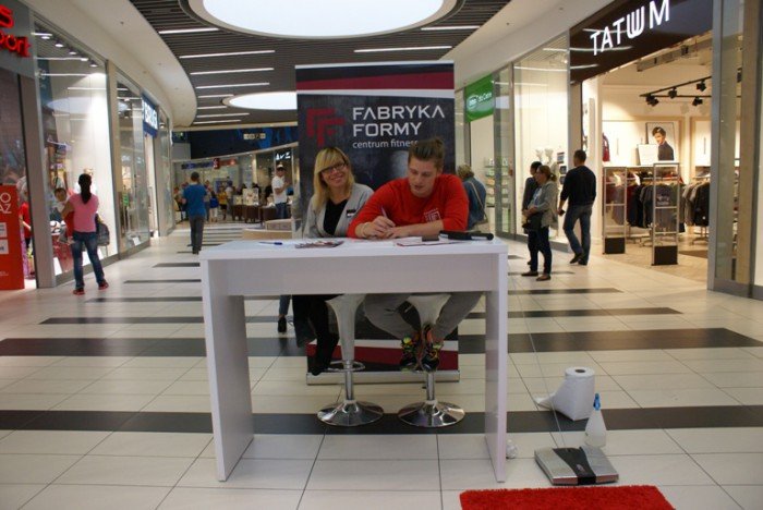 wiele-sie-dziao-na-targach-zajec-pozalekcyjnych-foto-59827