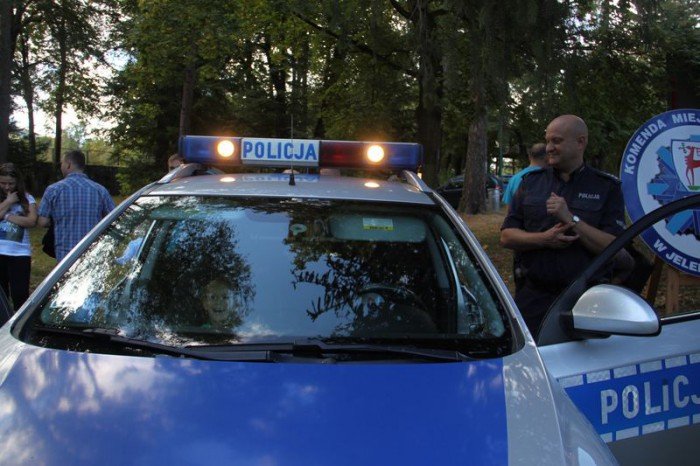 starostwo-przekazao-symbolicznie-policyjnego-psa-foto-59952