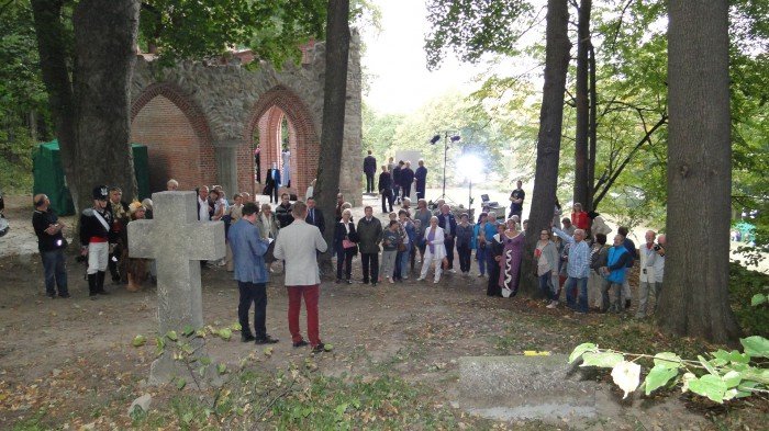 jesien-ze-sztuka-i-hrabia-von-reden-w-bukowcu-foto-59961