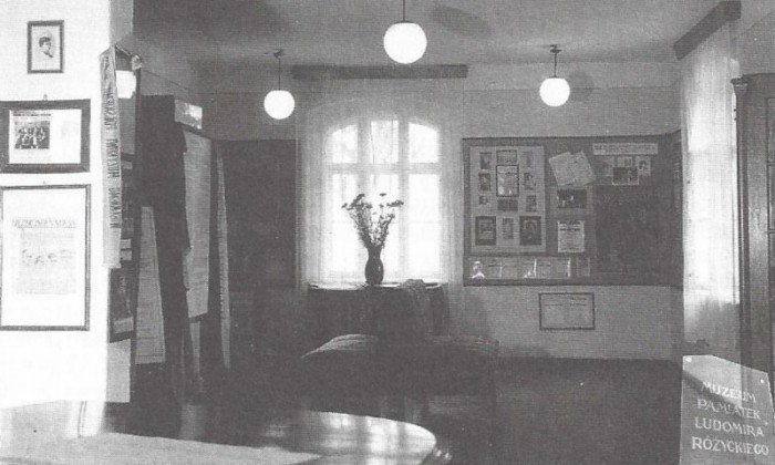 Sala ekspozycyna w Willi Pan Twardowski w Zachełmiu, lata 80. XX wieku. Fot. Henryk Szoka