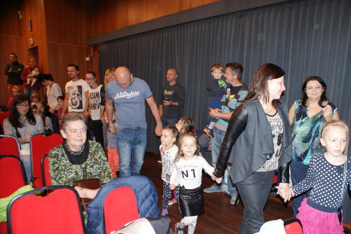 dzieci-odkryway-w-muflonie-tajemnice-cywilizacji-foto-60084