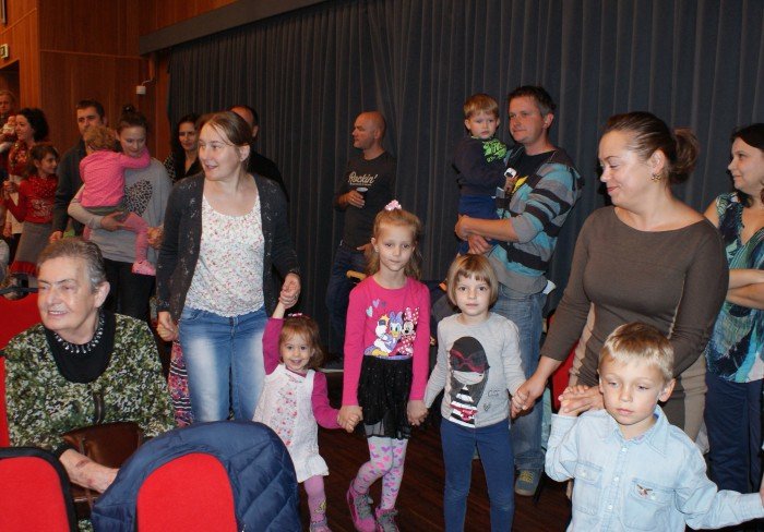 dzieci-odkryway-w-muflonie-tajemnice-cywilizacji-foto-60084