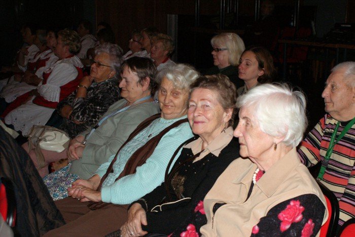 seniorzy-rozspiewali-sobieszow-foto-60089