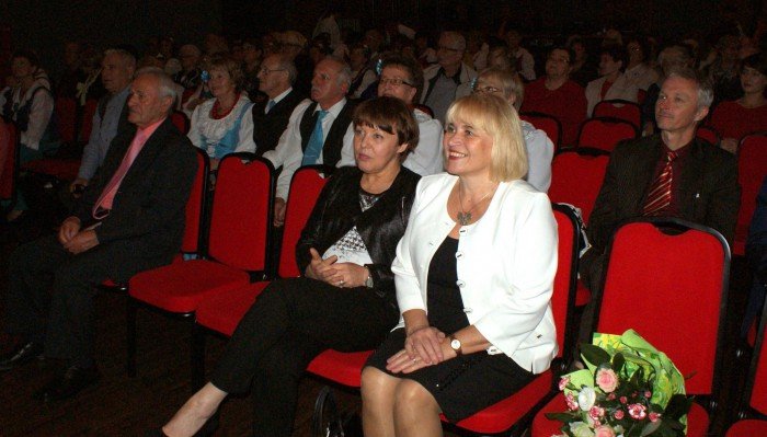 seniorzy-rozspiewali-sobieszow-foto-60089