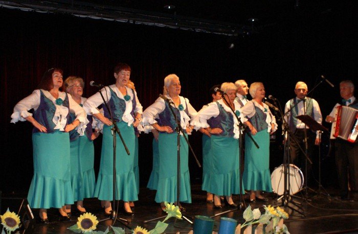 seniorzy-rozspiewali-sobieszow-foto-60089