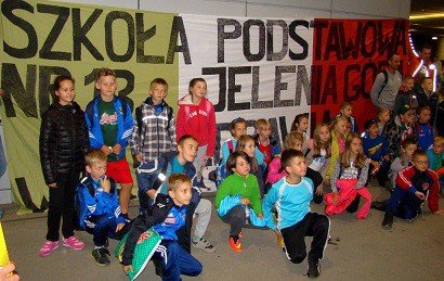 sportowcy-z-13-w-akcji-dzieci-na-stadionie-foto-60091