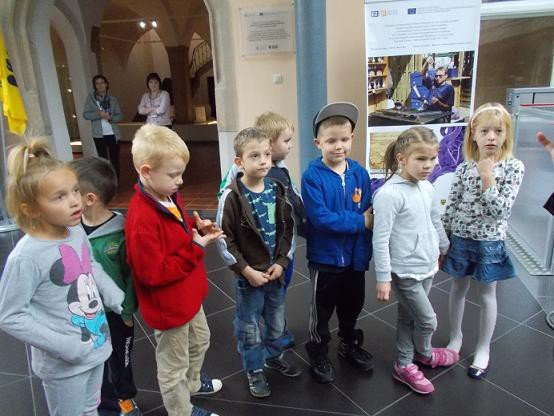 lekcje-w-muzeum-o-historii-strojow-ludowych-foto-60092