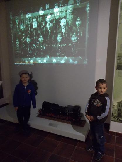 lekcje-w-muzeum-o-historii-strojow-ludowych-foto-60092