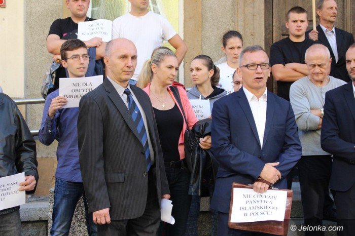 narodowcy-manifestowali-przeciw-imigrantom-foto-60143