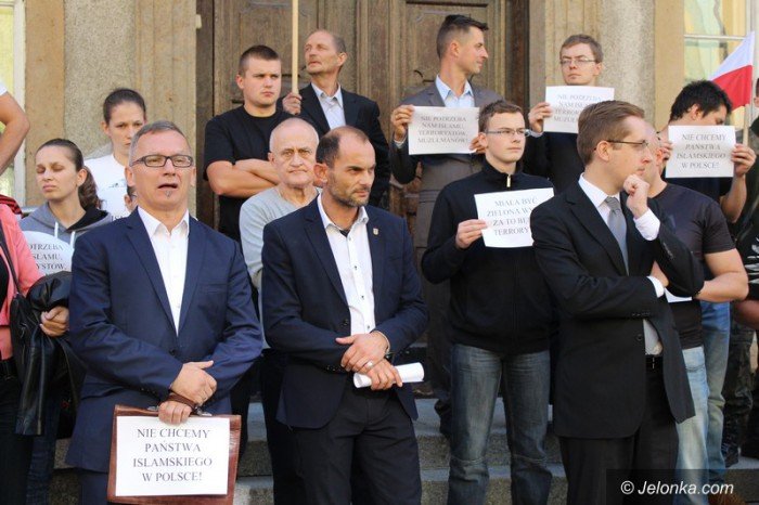 narodowcy-manifestowali-przeciw-imigrantom-foto-60143