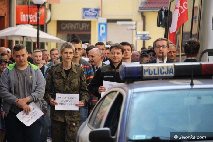 narodowcy-manifestowali-przeciw-imigrantom-foto-60143