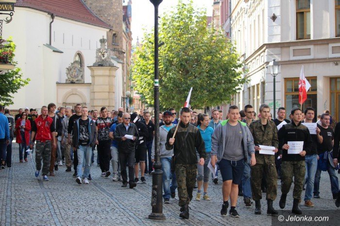 narodowcy-manifestowali-przeciw-imigrantom-foto-60143