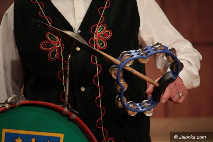 ludowe-granie-na-zakonczenie-senioraliow-foto-60150