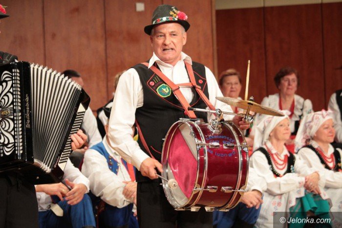 ludowe-granie-na-zakonczenie-senioraliow-foto-60150