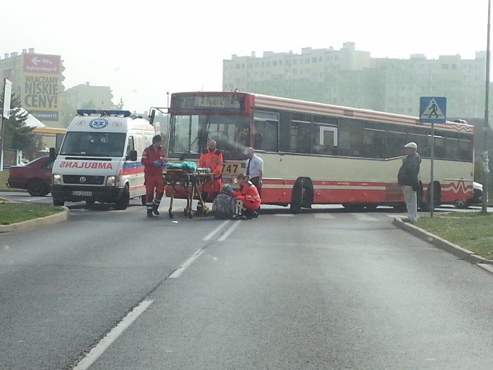 piesza-potracona-przez-autobus-foto-60193