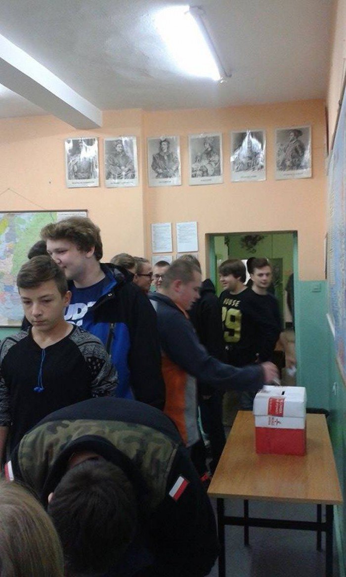 prawybory-parlamentarne-czyli-modzi-gosuja-foto-60358