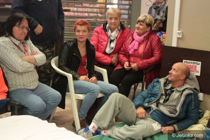 w-szpitalu-pracownicy-rozpoczeli-godowke-foto-60415