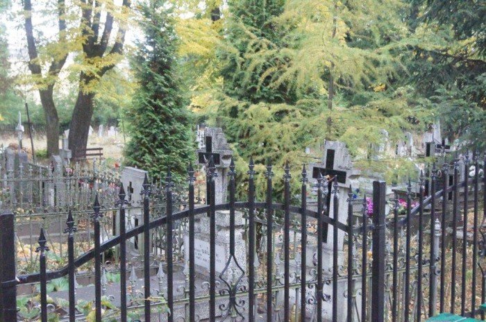 Cmentarz przy kościele św. Wojciecha. Fot. S. Firszt