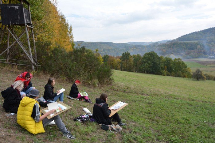 uczniowie-plastyka-na-jesiennym-plenerze-foto-60467
