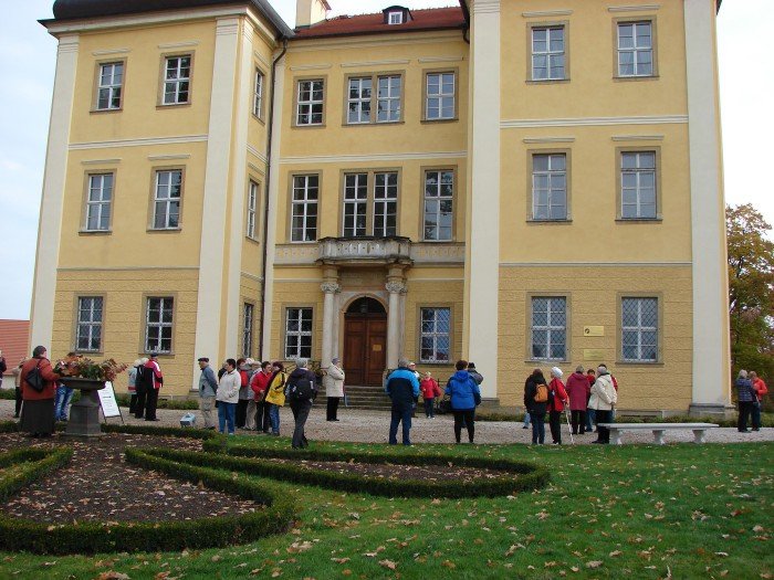 biaa-laska-w-dolinie-paacow-i-ogrodow-foto-60480