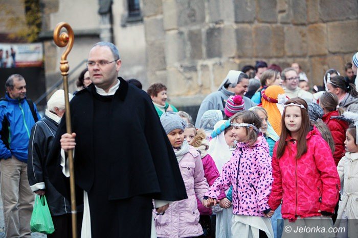 bal-wszystkich-swietych-z-barwnym-korowodem-foto-60516