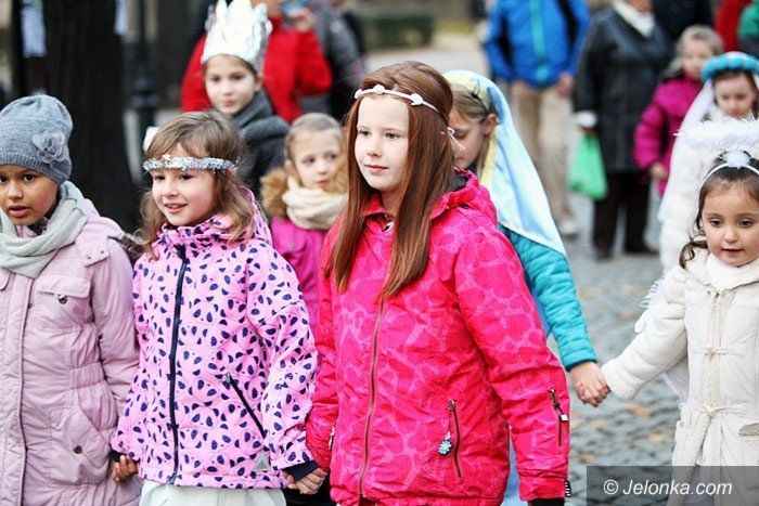 bal-wszystkich-swietych-z-barwnym-korowodem-foto-60516