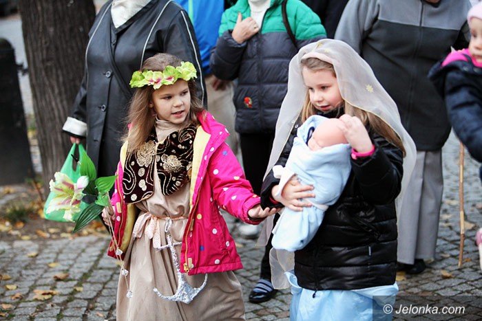 bal-wszystkich-swietych-z-barwnym-korowodem-foto-60516