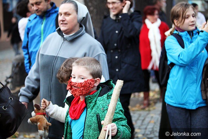 bal-wszystkich-swietych-z-barwnym-korowodem-foto-60516