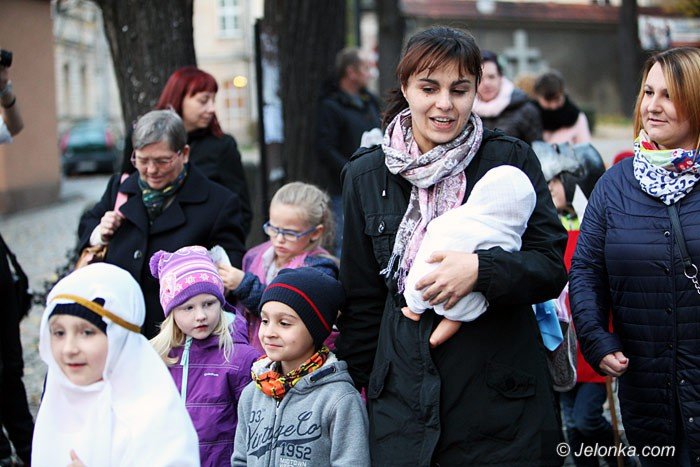 bal-wszystkich-swietych-z-barwnym-korowodem-foto-60516