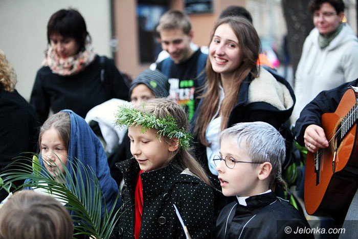 bal-wszystkich-swietych-z-barwnym-korowodem-foto-60516