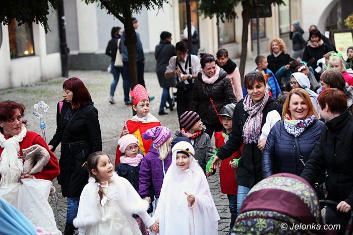bal-wszystkich-swietych-z-barwnym-korowodem-foto-60516