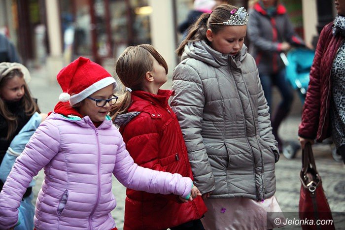 bal-wszystkich-swietych-z-barwnym-korowodem-foto-60516