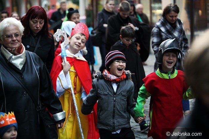 bal-wszystkich-swietych-z-barwnym-korowodem-foto-60516