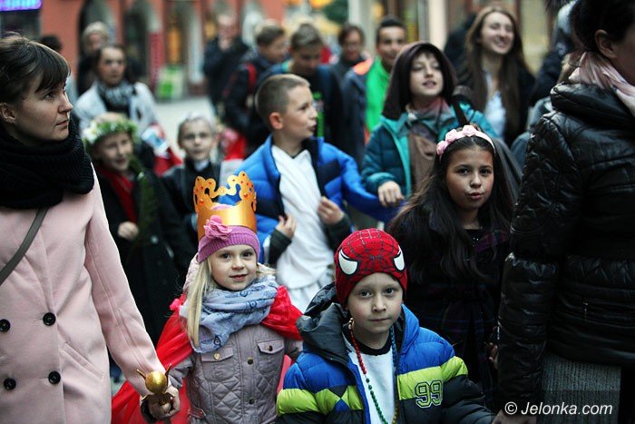 bal-wszystkich-swietych-z-barwnym-korowodem-foto-60516