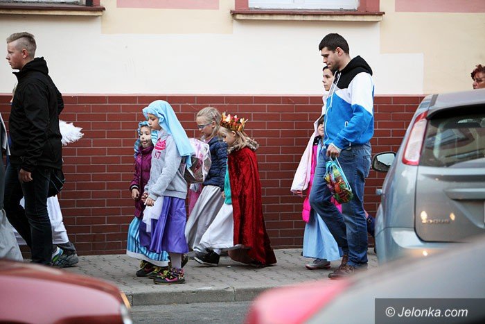 bal-wszystkich-swietych-z-barwnym-korowodem-foto-60516