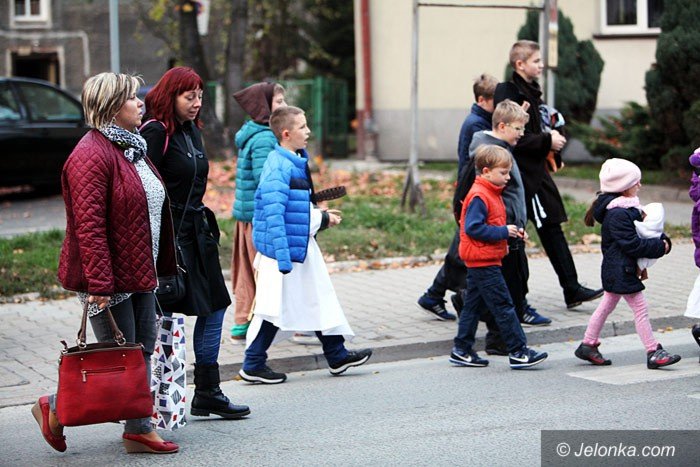 bal-wszystkich-swietych-z-barwnym-korowodem-foto-60516